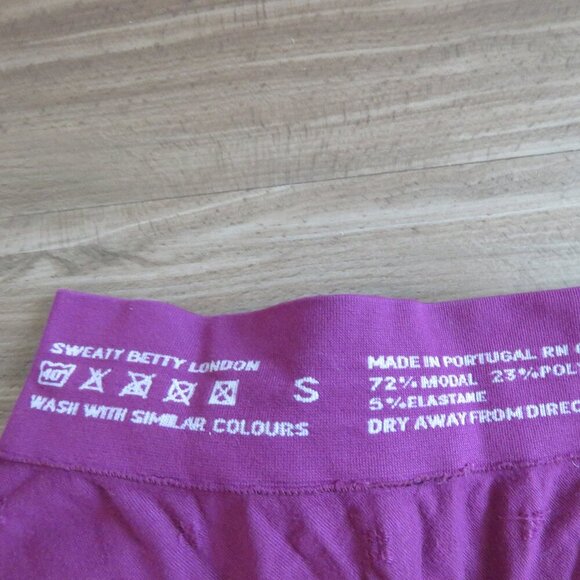 SWEATY BETTY Modal Dot Jacquard Base Layer Leggings in Amaranth Pink - Size S - Picture 15 of 16